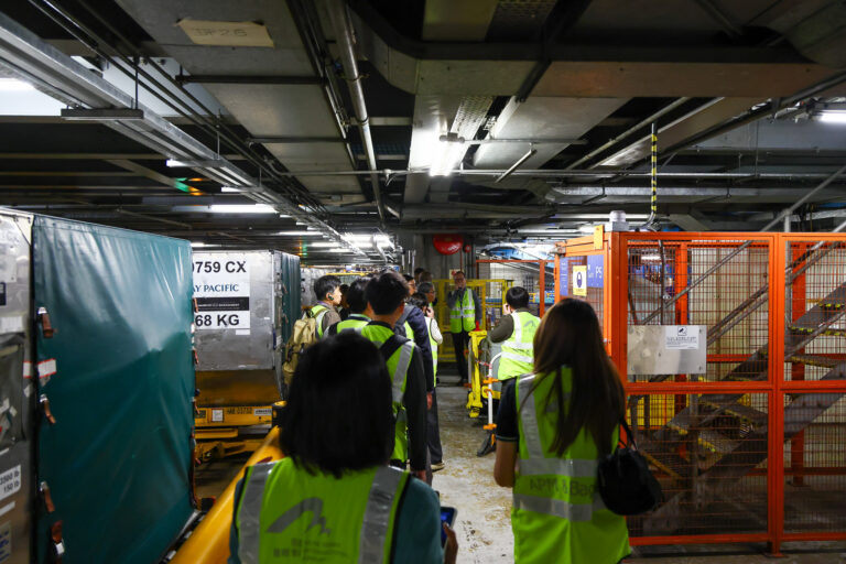 STE_HKIA_Tour_3_Baggage_Services_0009.jpg